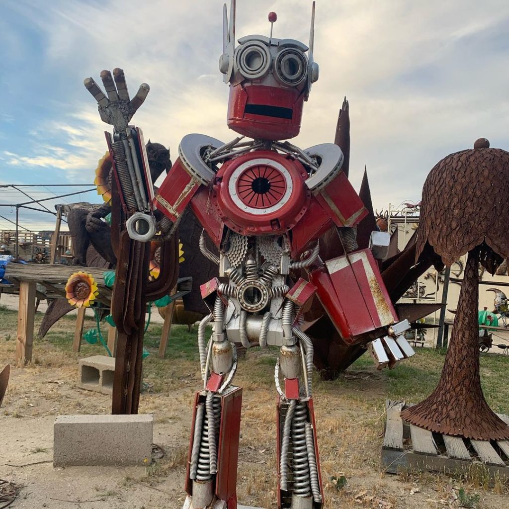 Friendly Robot sculpture